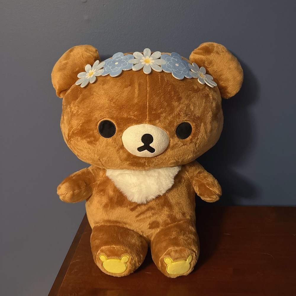 NWT RARE JUMBO 22” Rilakkuma Chairoikoguma Plush Flower Wreath